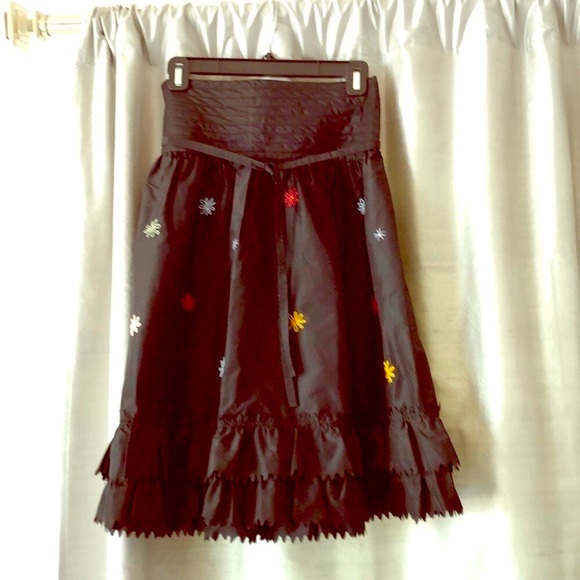 DKNY Fun and unique skirt - Picture 2 of 7